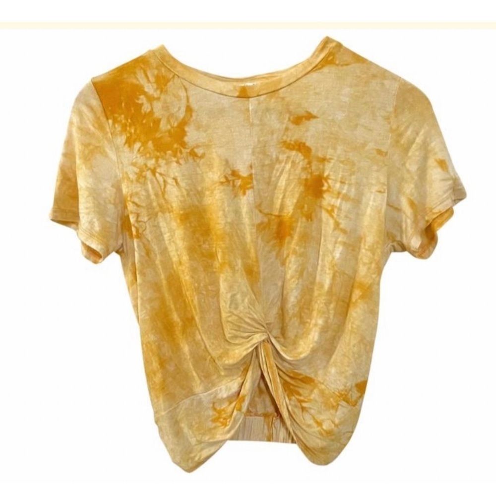 Heart and Hips yellow short sleeve tie front top